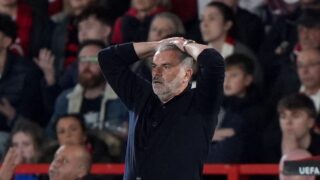 Áp Lực Lớn Đè Nặng HLV Postecoglou Tại Nottingham Forest Sau Ba Tuần Nhậm Chức