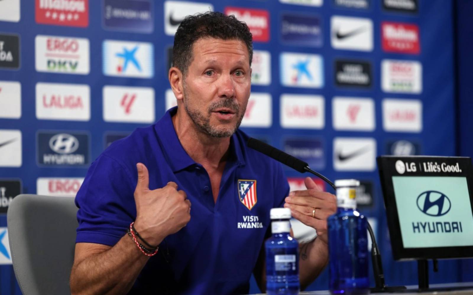 Simeone cập nhật tình trạng Julian Alvarez trước chuyến làm khách tại Anfield